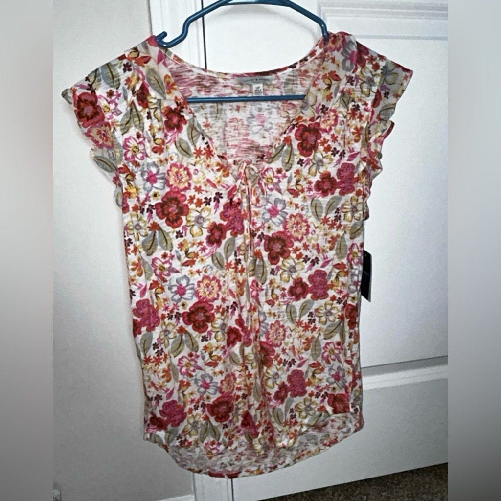 Nwt Lucky Brand Floral Flutter Sleeve Mixed Media Top Size Small 49 New Nwt Lucky Brand Floral Flutter Sleeve Mixed Media Top Size Small 49 New